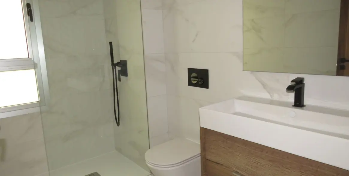 Sale of middle floor apartment in San Pedro de Alcántara 20