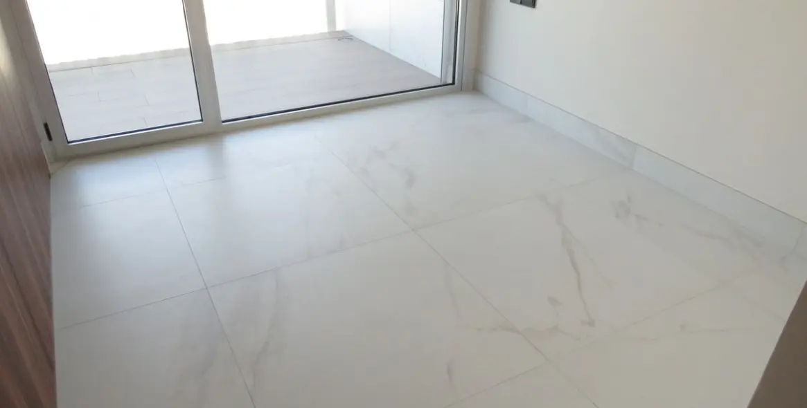 Venta de apartamento en planta media en San Pedro de Alcántara 22