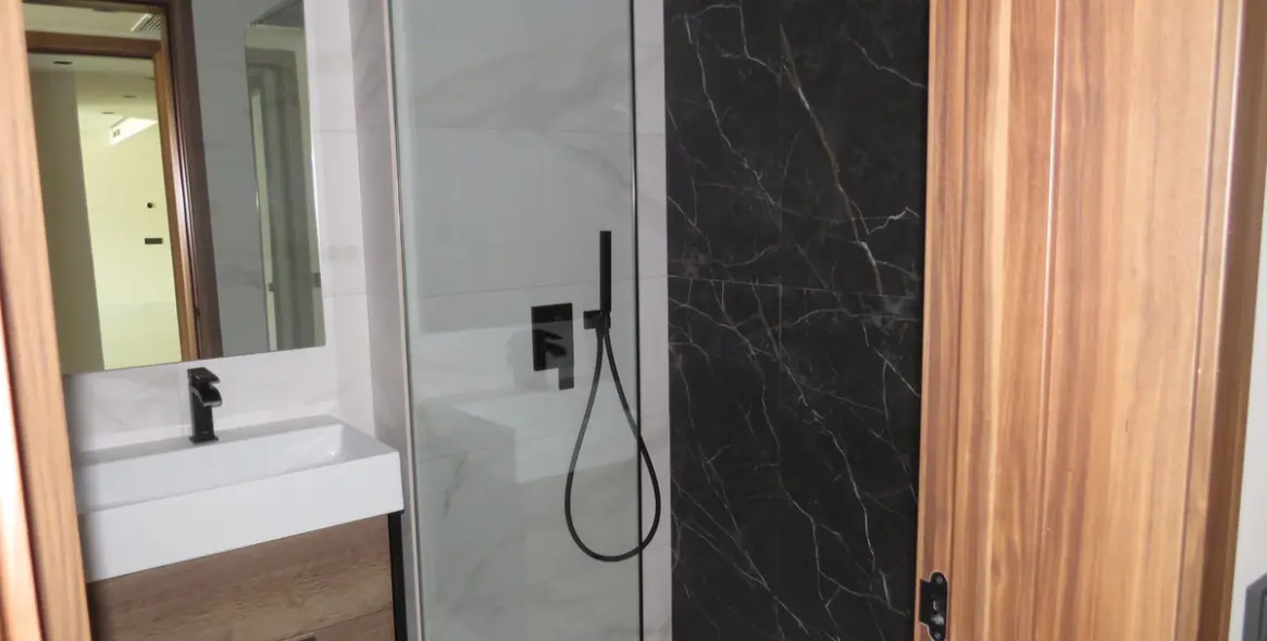 Venta de apartamento en planta media en San Pedro de Alcántara 31