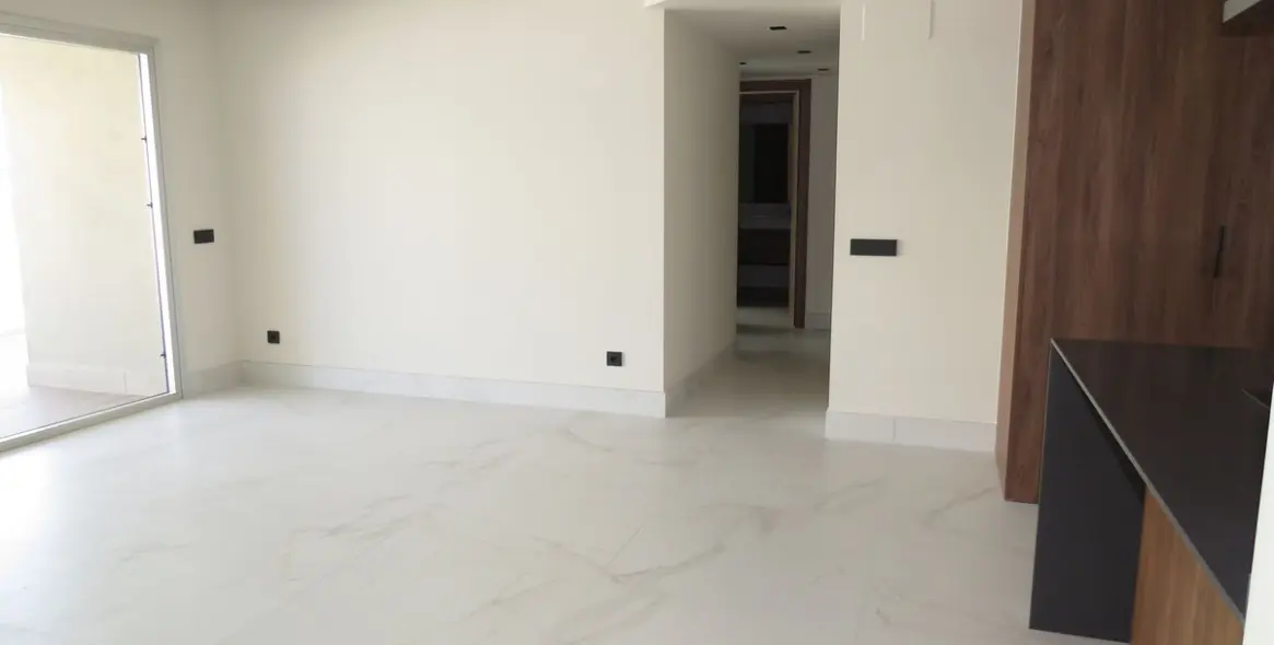 Venta de apartamento en planta media en San Pedro de Alcántara 35