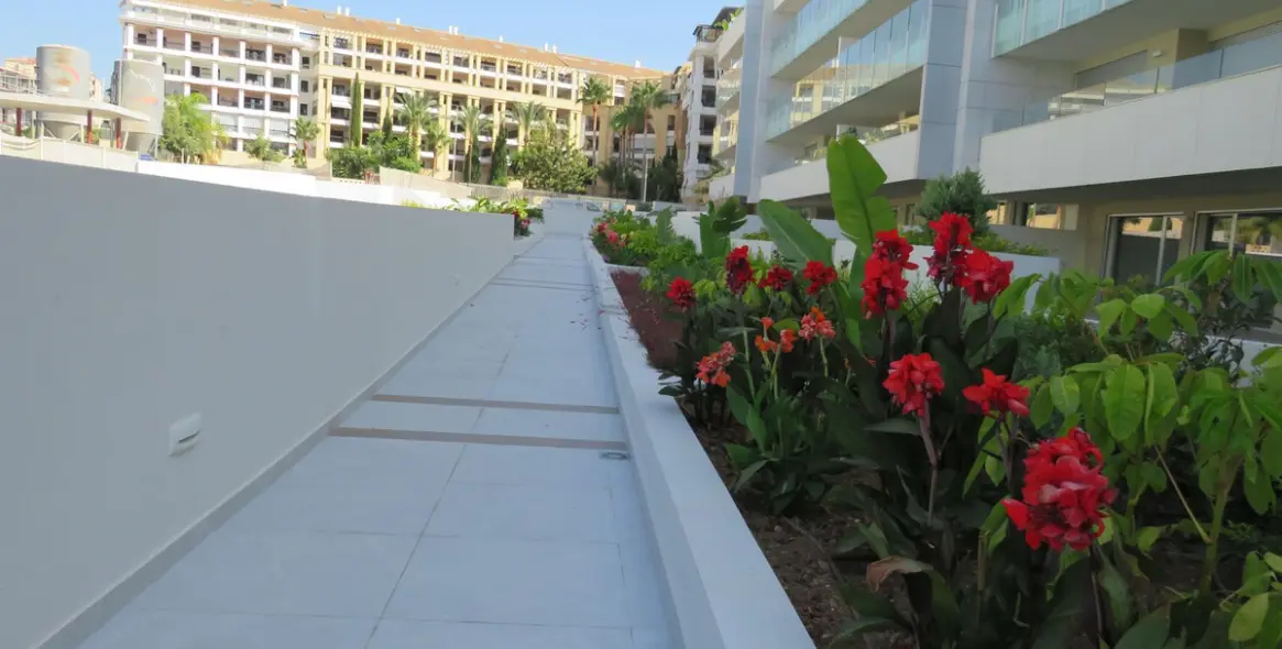 Venta de apartamento en planta media en San Pedro de Alcántara 41