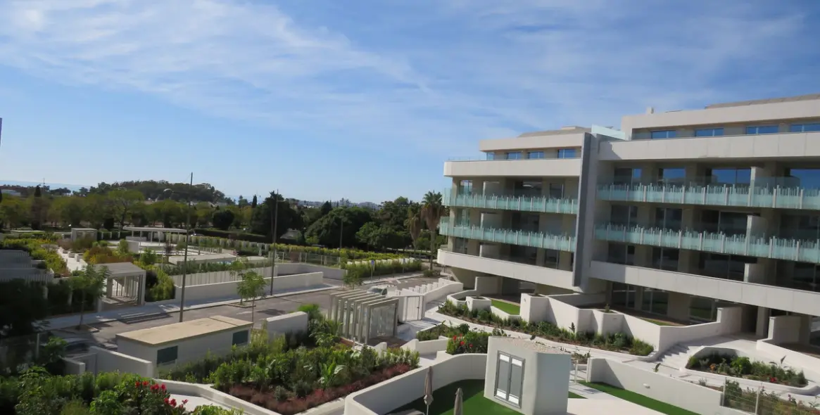 Venta de apartamento en planta media en San Pedro de Alcántara 45