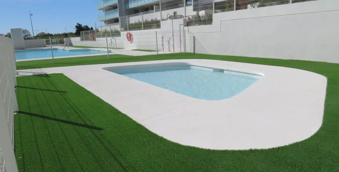 Venta de apartamento en planta media en San Pedro de Alcántara 46