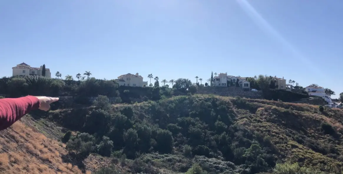 Продажа  жилого участка в Estepona (район Selwo) 3