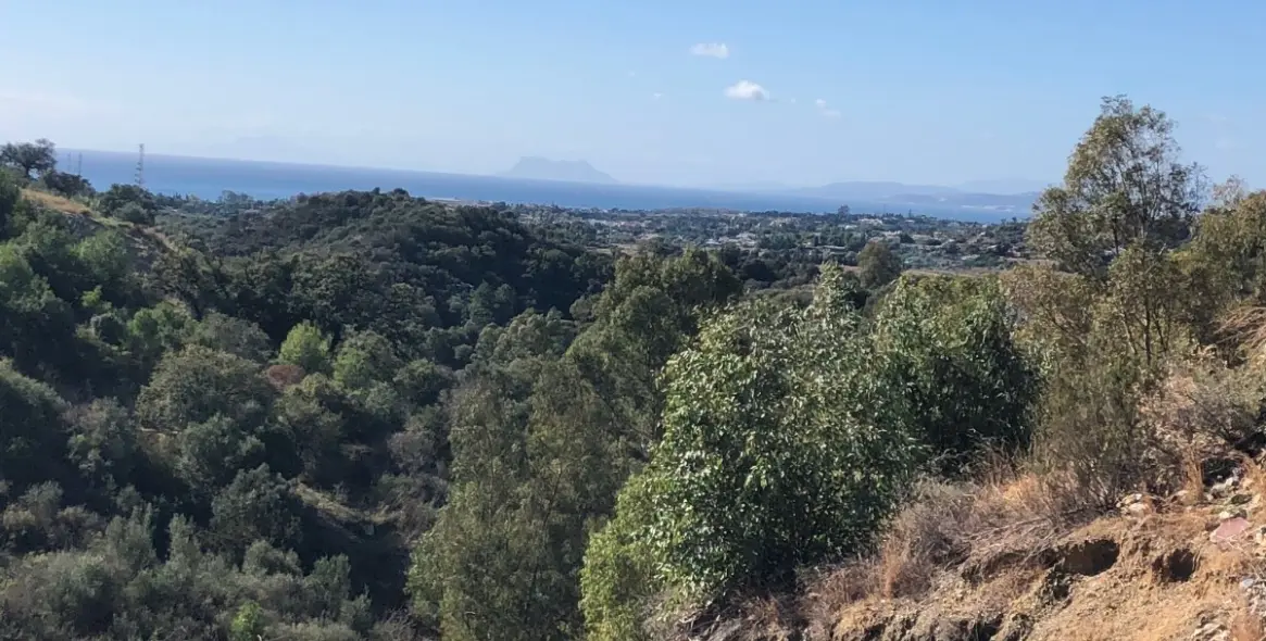 Продажа  жилого участка в Estepona (район Selwo) 4