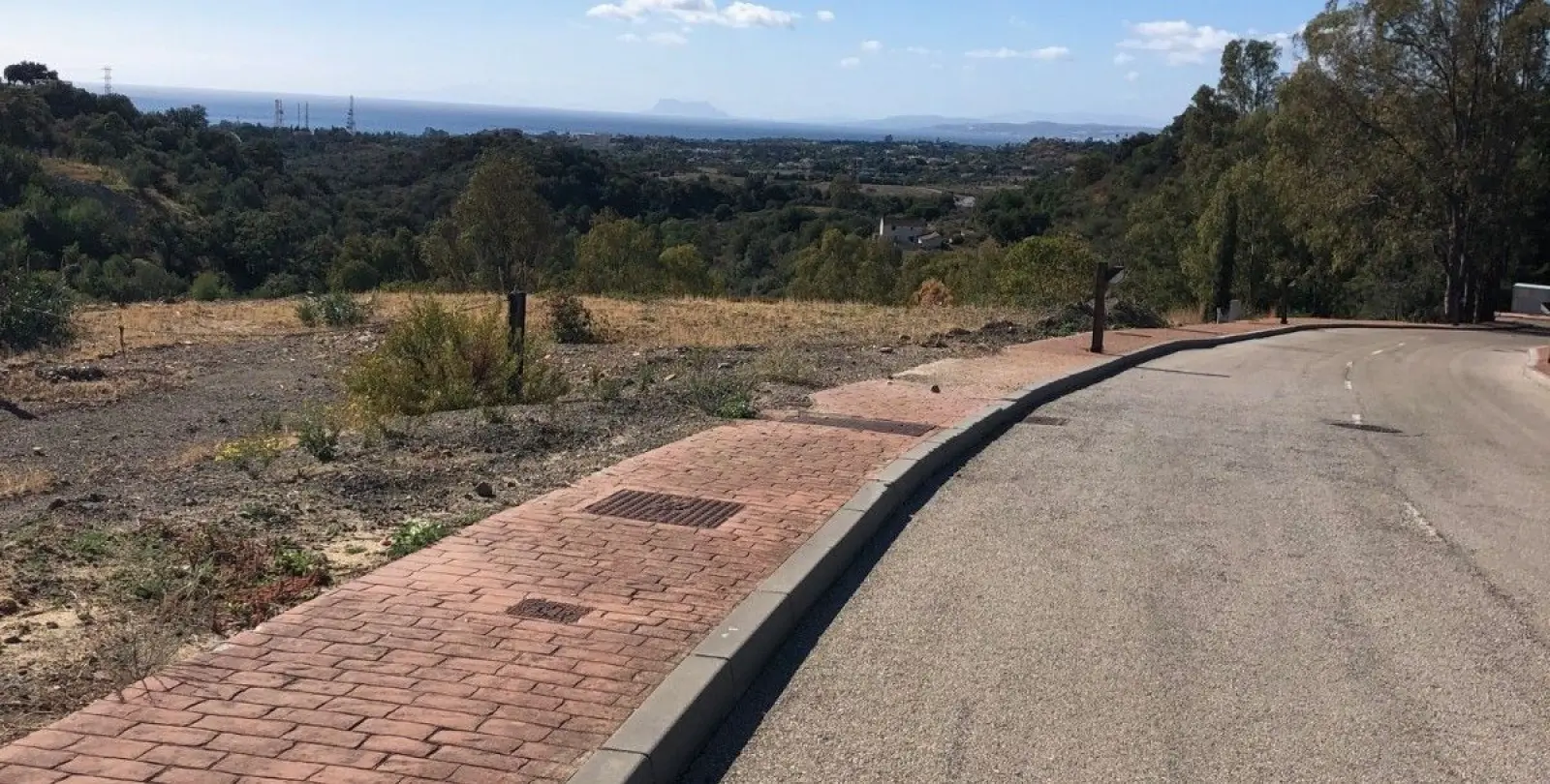 Venta de parcela residencial en Selwo 2