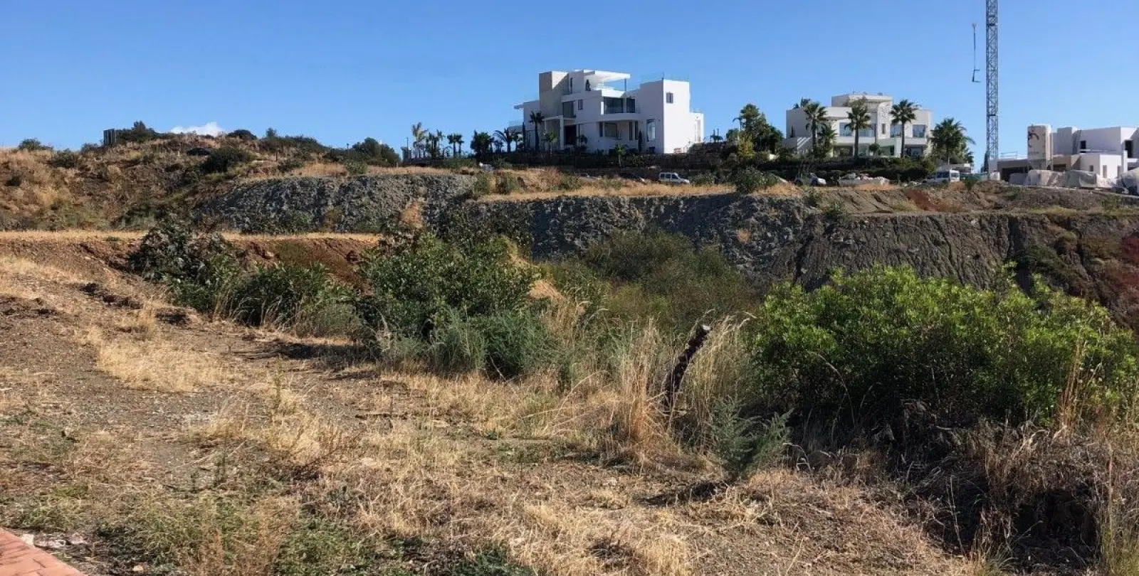 Venta de parcela residencial en Selwo 5