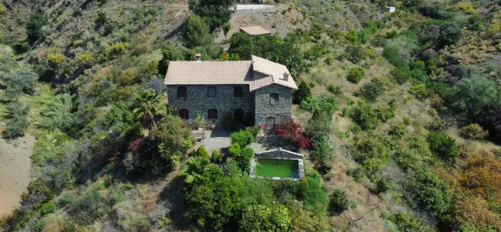 Sale of detached villa in Moclinejo 0
