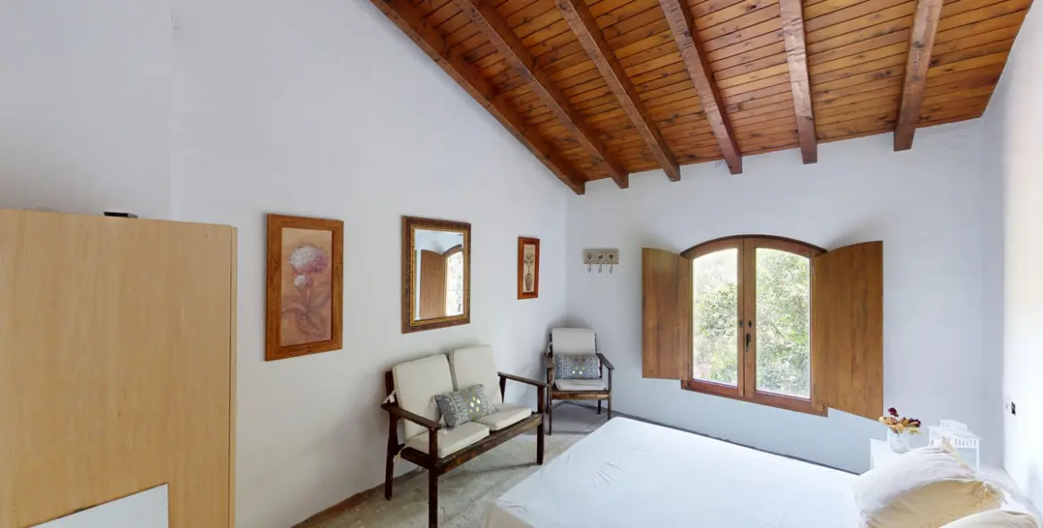 Продажа  отдельно стоящей виллы в Moclinejo 28