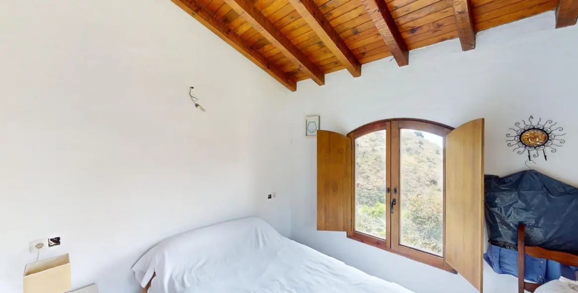 Продажа  отдельно стоящей виллы в Moclinejo 31