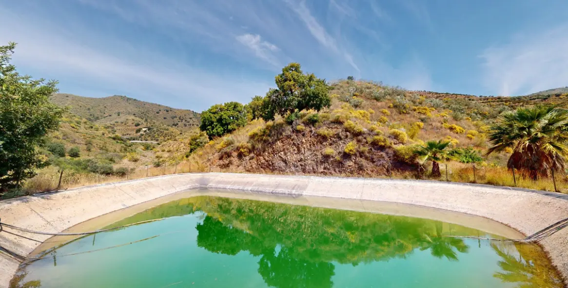 Продажа  отдельно стоящей виллы в Moclinejo 43