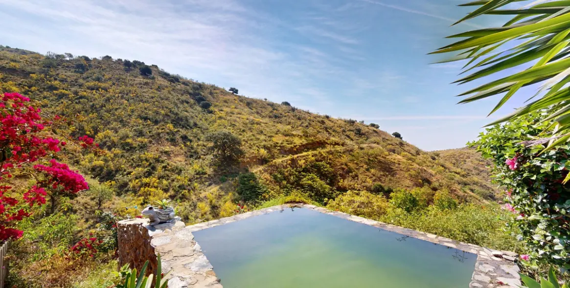 Продажа  отдельно стоящей виллы в Moclinejo 46