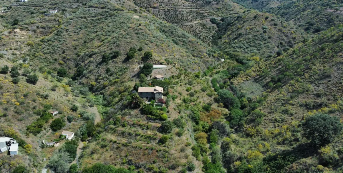 Продажа  отдельно стоящей виллы в Moclinejo 50