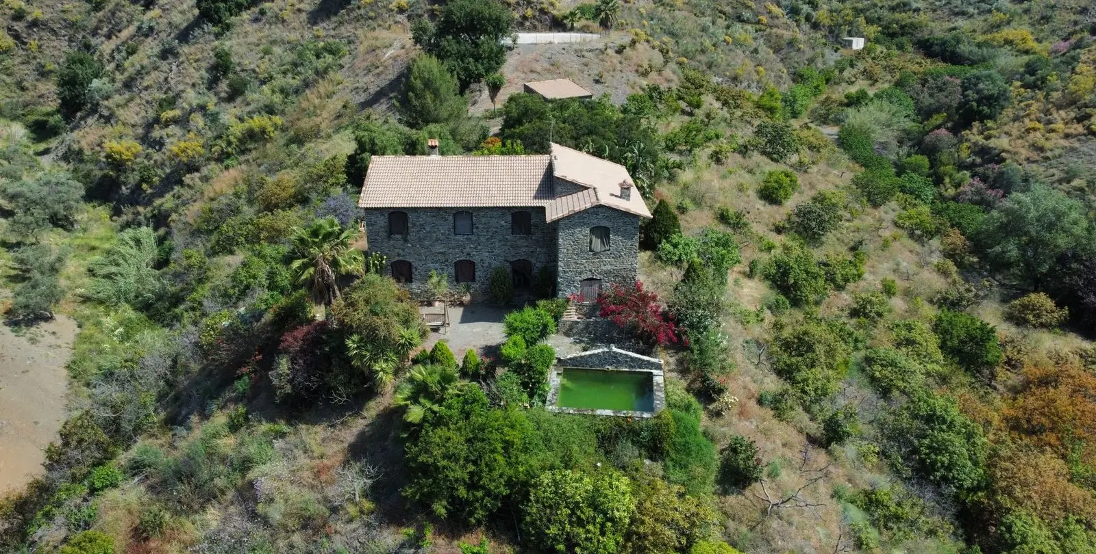 Venta de villa independiente en Moclinejo 1