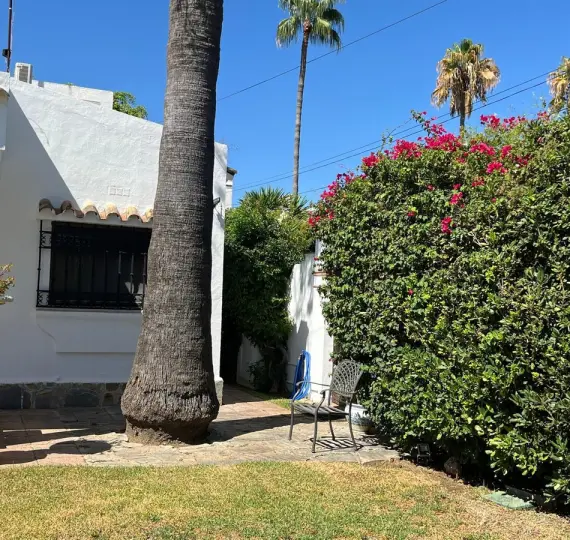 Sale of detached villa in Estepona