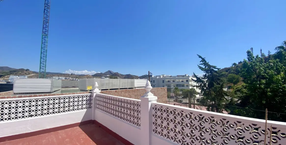 Продажа  отдельно стоящей виллы в Málaga 2