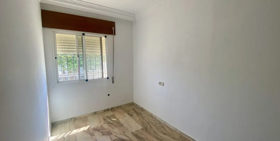 Sale of detached villa in Málaga 27