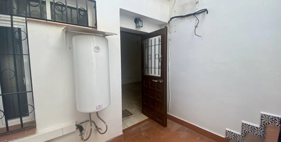 Sale of detached villa in Málaga 38