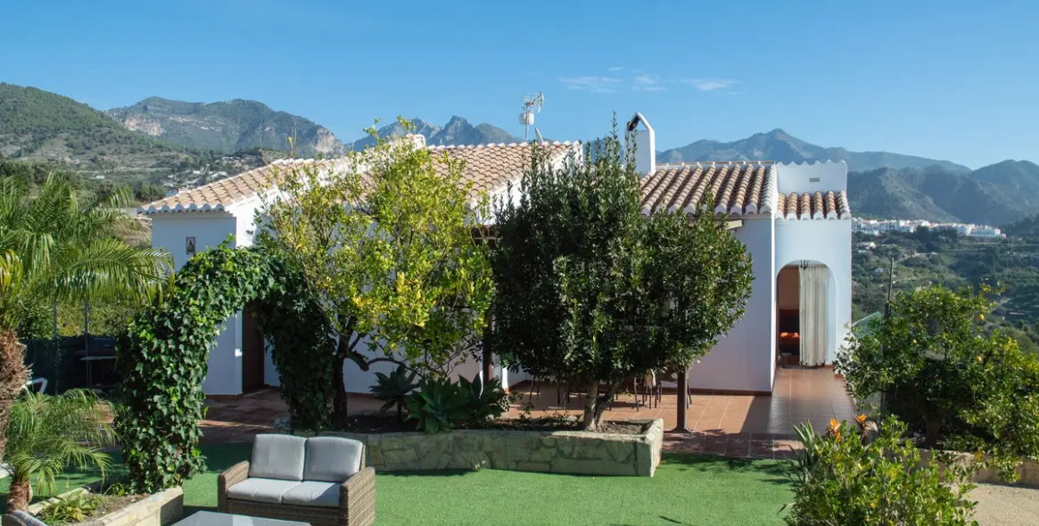 Sale of detached villa in Frigiliana 25