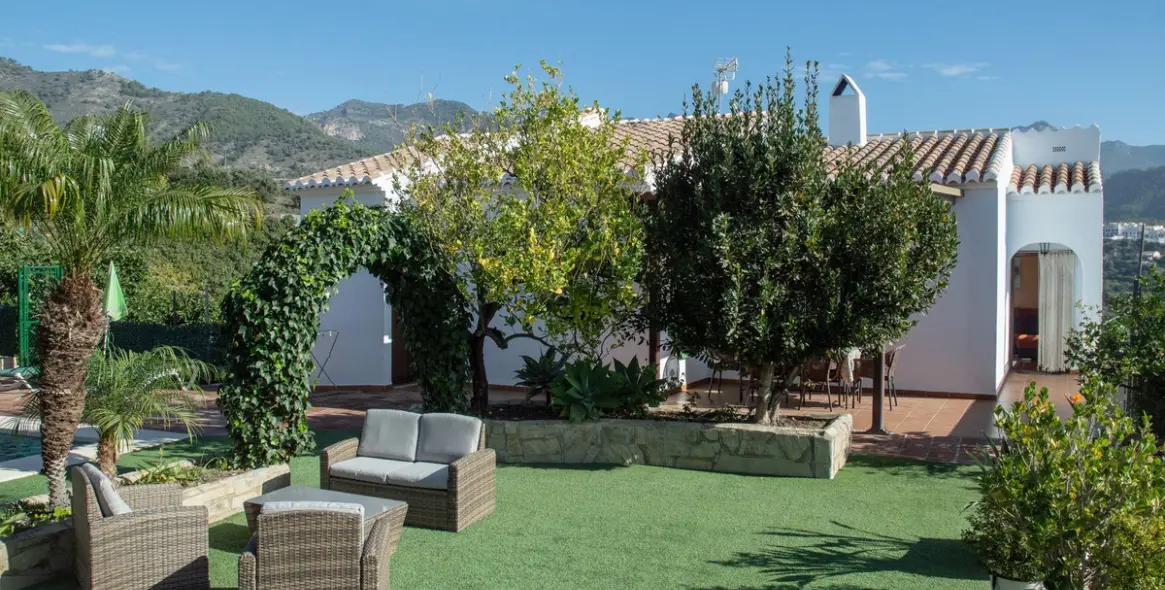 Sale of detached villa in Frigiliana 26