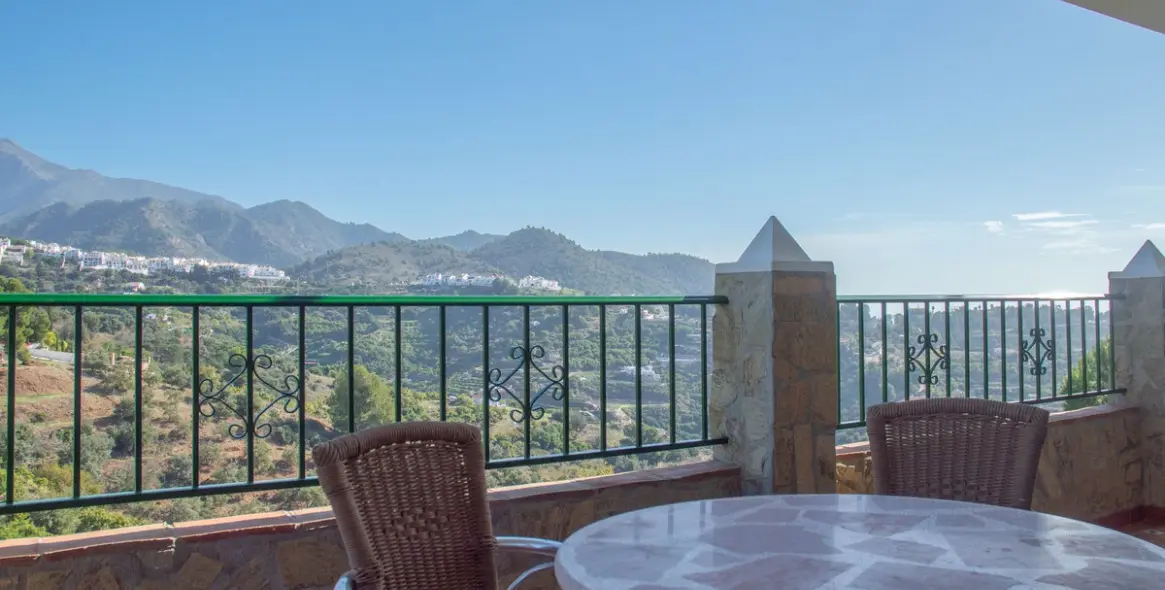 Sale of detached villa in Frigiliana 51