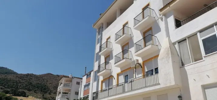 Продажа отеля в Tolox 0