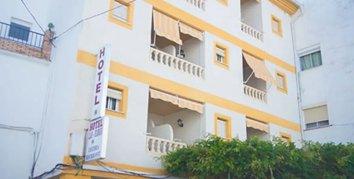 Продажа отеля в Tolox 2