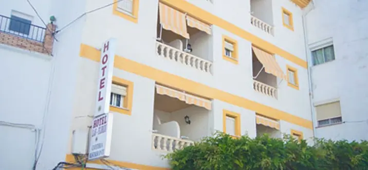 Продажа отеля в Tolox 1