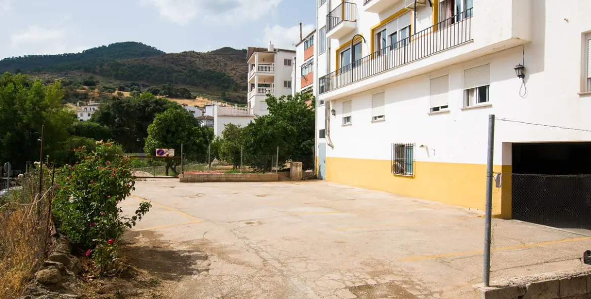 Продажа отеля в Tolox 5