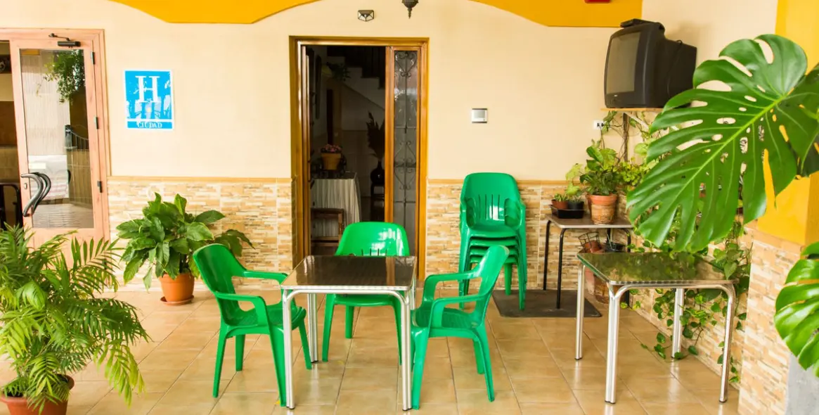 Продажа отеля в Tolox 8