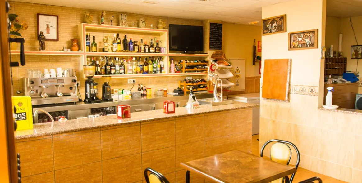 Продажа отеля в Tolox 9