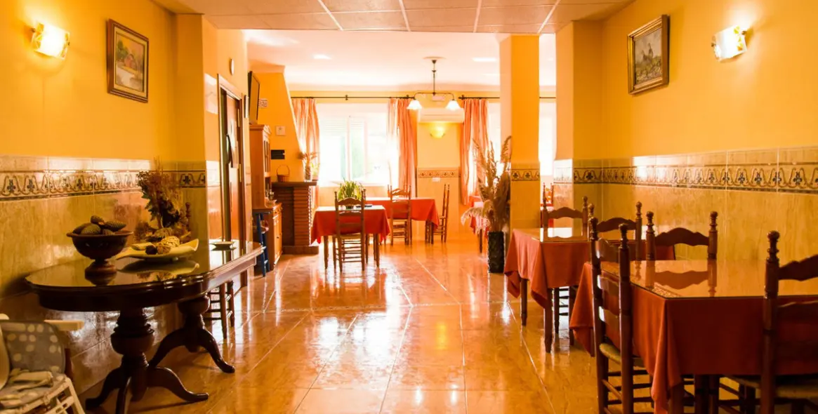 Продажа отеля в Tolox 17