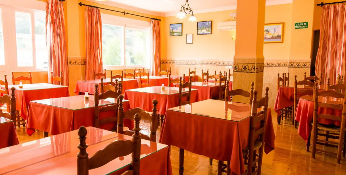 Продажа отеля в Tolox 18