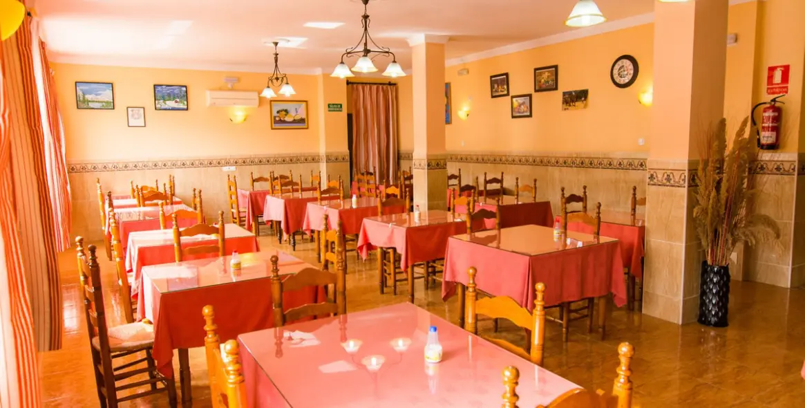 Продажа отеля в Tolox 19