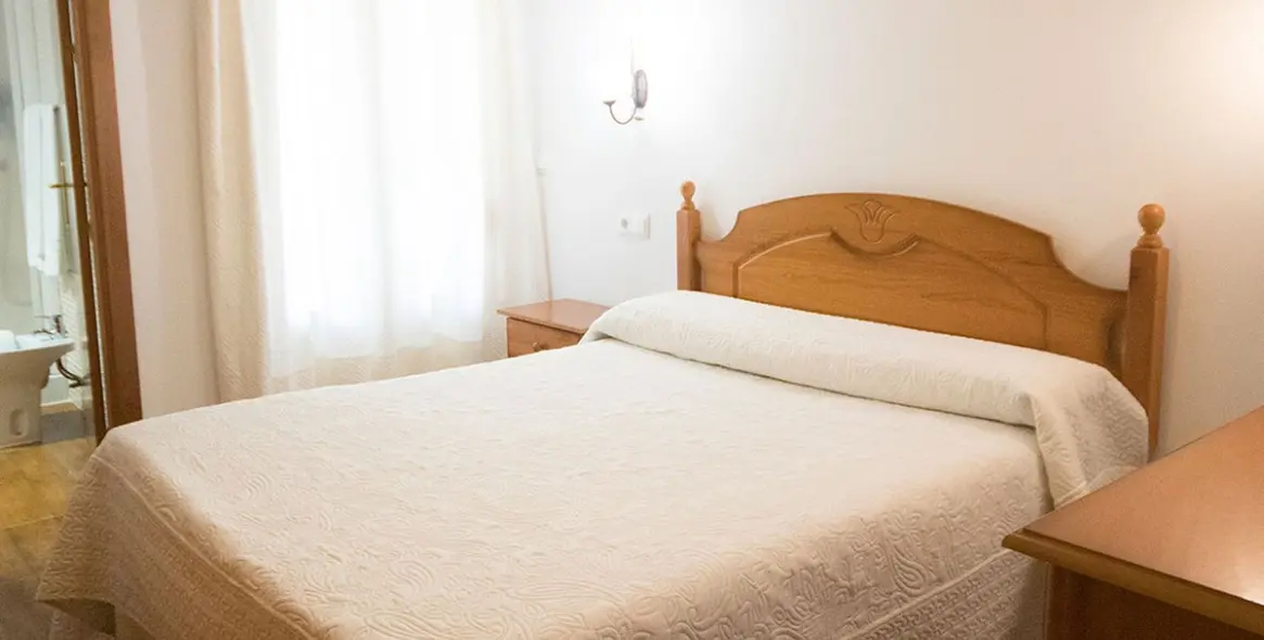 Sale of hotel in Tolox 29