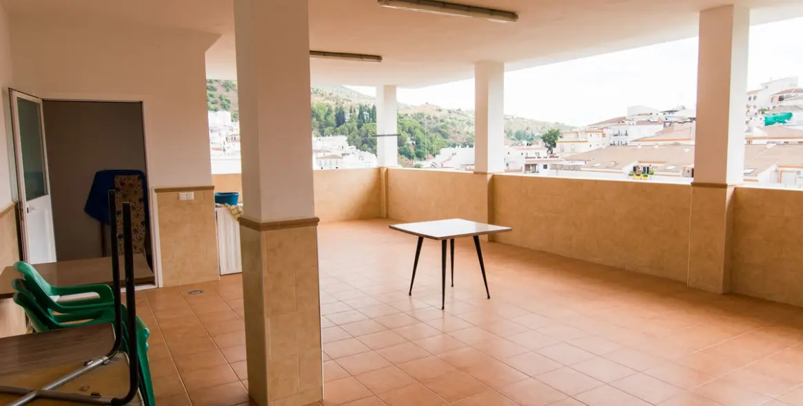 Sale of hotel in Tolox 38