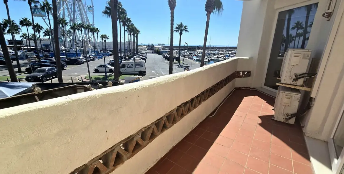 Sale of middle floor apartment in Benalmadena Costa 5