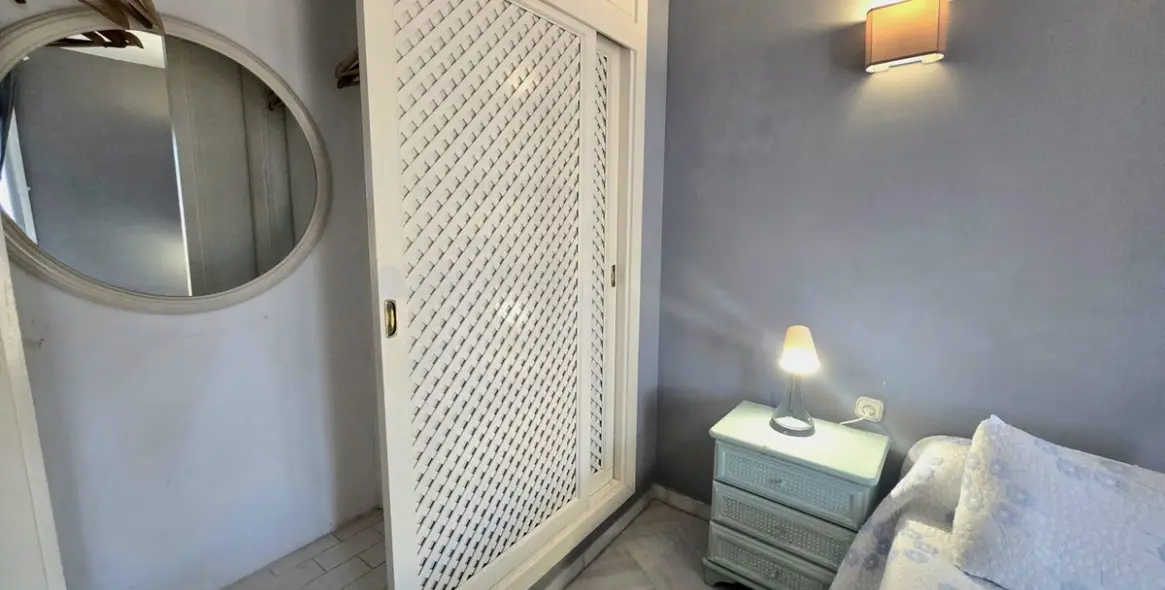 Sale of middle floor apartment in Benalmadena Costa 18