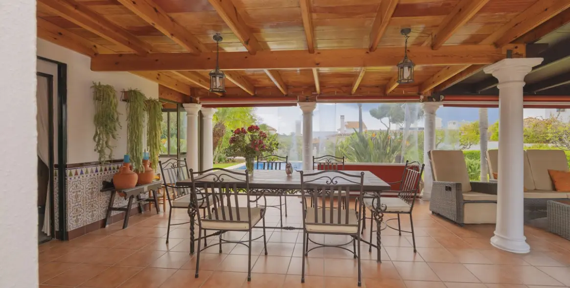 Venta de villa independiente en Las Chapas 3