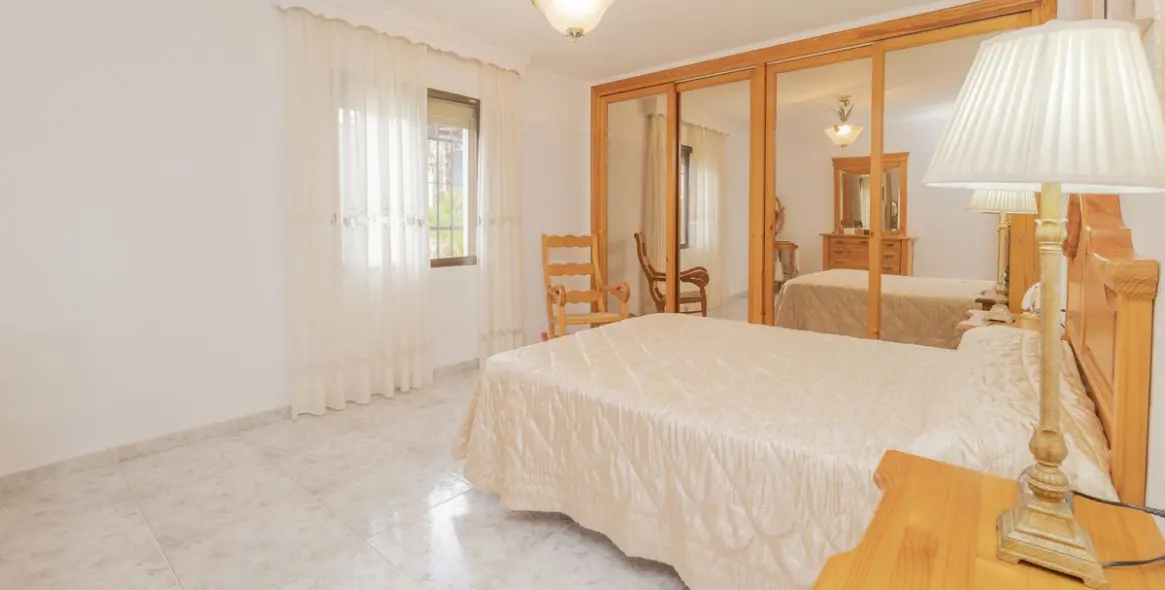 Venta de villa independiente en Las Chapas 10