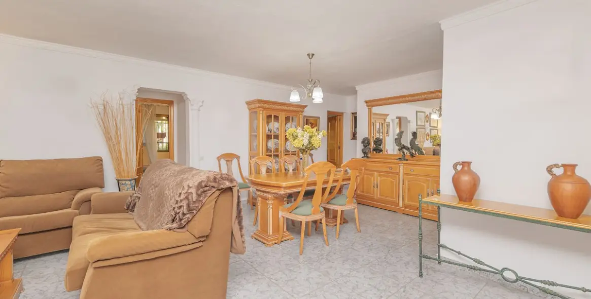 Venta de villa independiente en Las Chapas 20