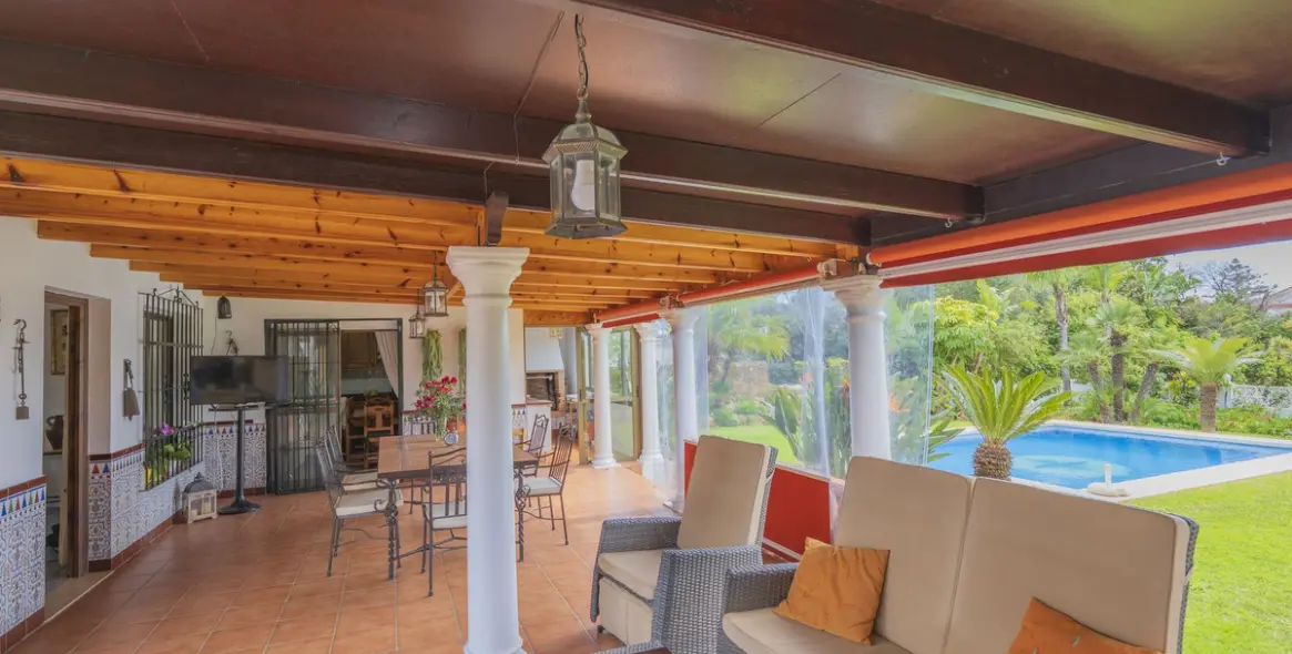 Venta de villa independiente en Las Chapas 23