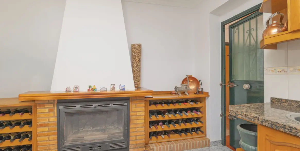 Venta de villa independiente en Las Chapas 25