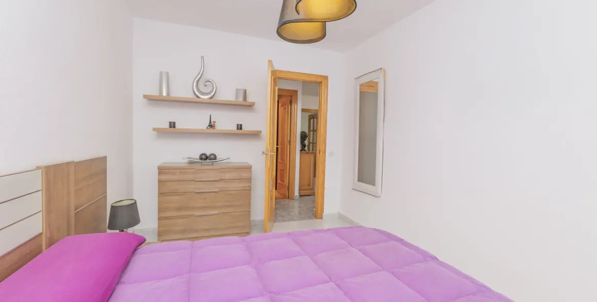 Venta de villa independiente en Las Chapas 31