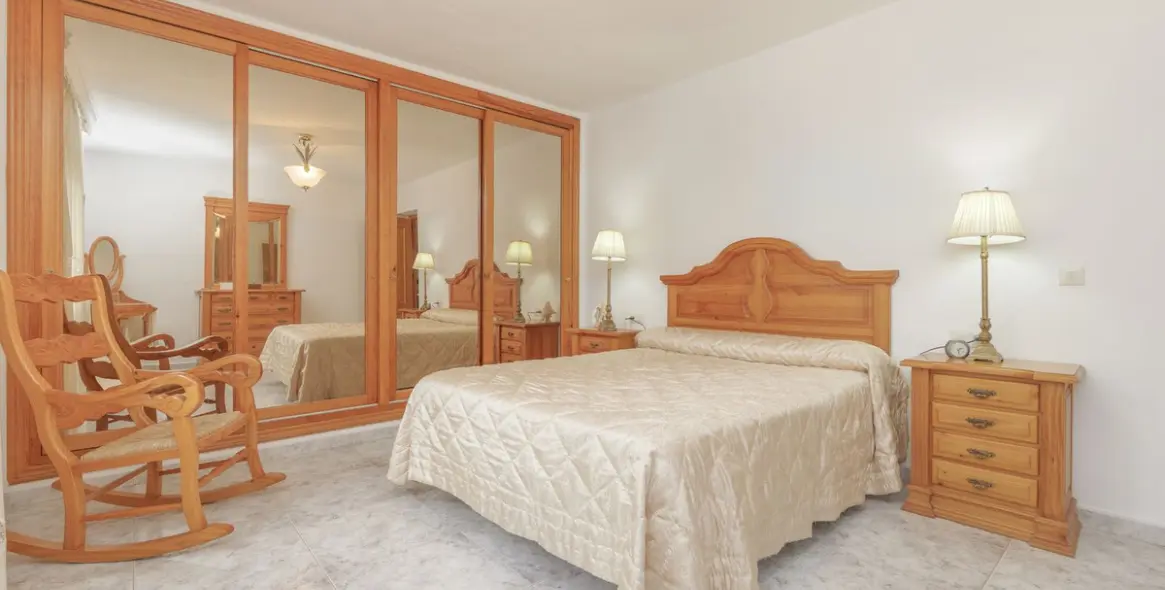 Venta de villa independiente en Las Chapas 32