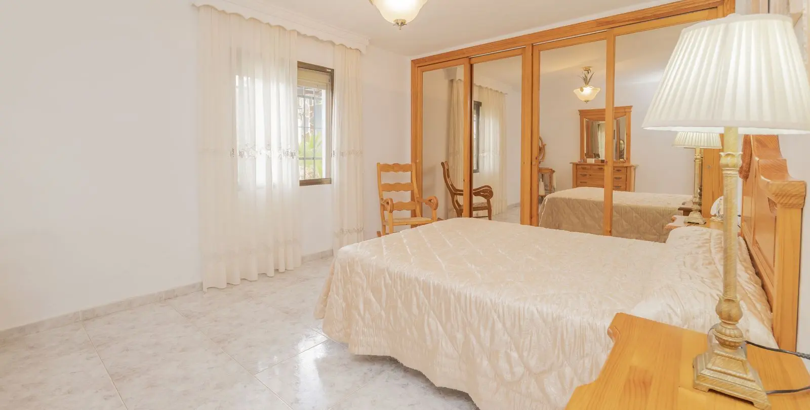 Venta de villa independiente en Las Chapas 10