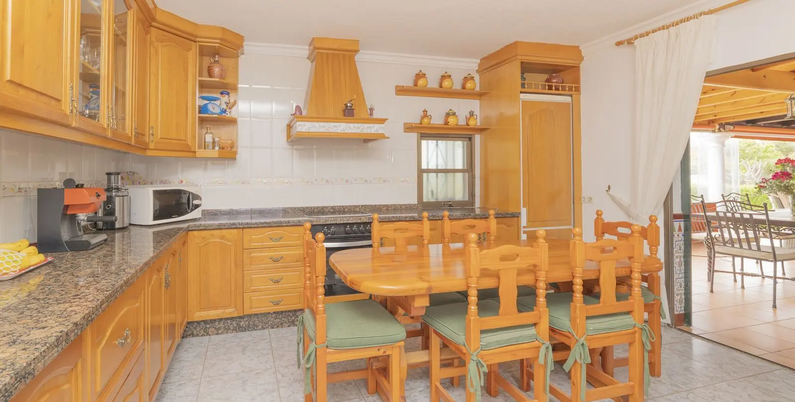 Venta de villa independiente en Las Chapas 26