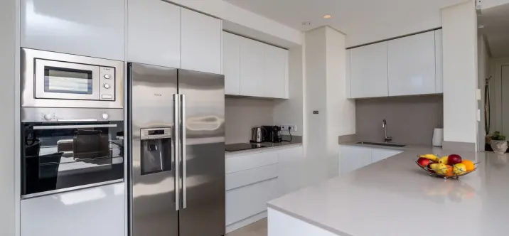 Venta de apartamento en planta media en Benahavís 4