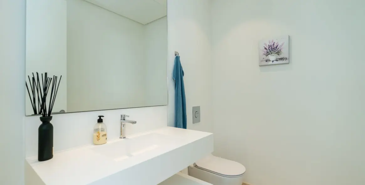 Sale of middle floor apartment in Benahavís 9