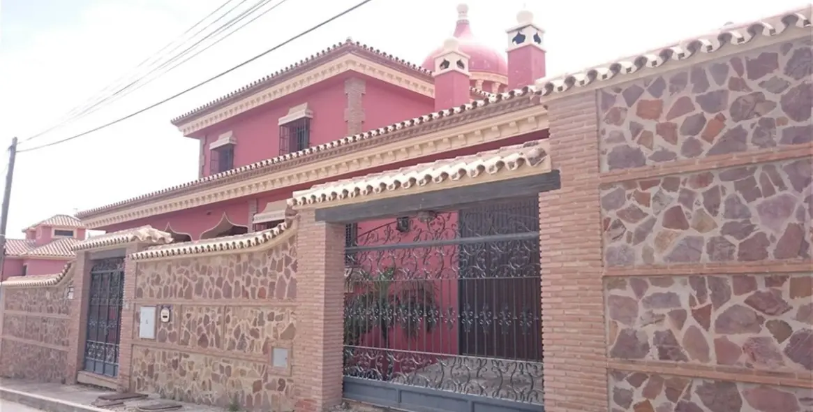 Продажа  отдельно стоящей виллы в Mijas Costa 4